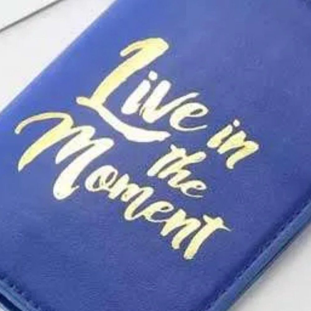  Live in the Moment Passport Cover - Picture 4 of 8